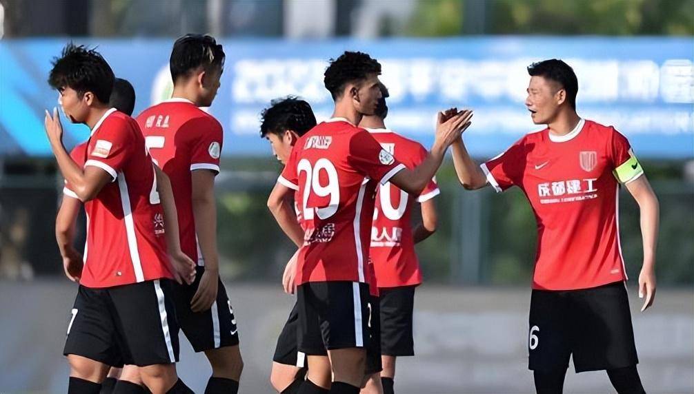 爱游戏体育-风云突变！成都蓉城赛后外线爆发，荷甲版图或变，更衣室稳定，数据趋势出现新变化的简单介绍