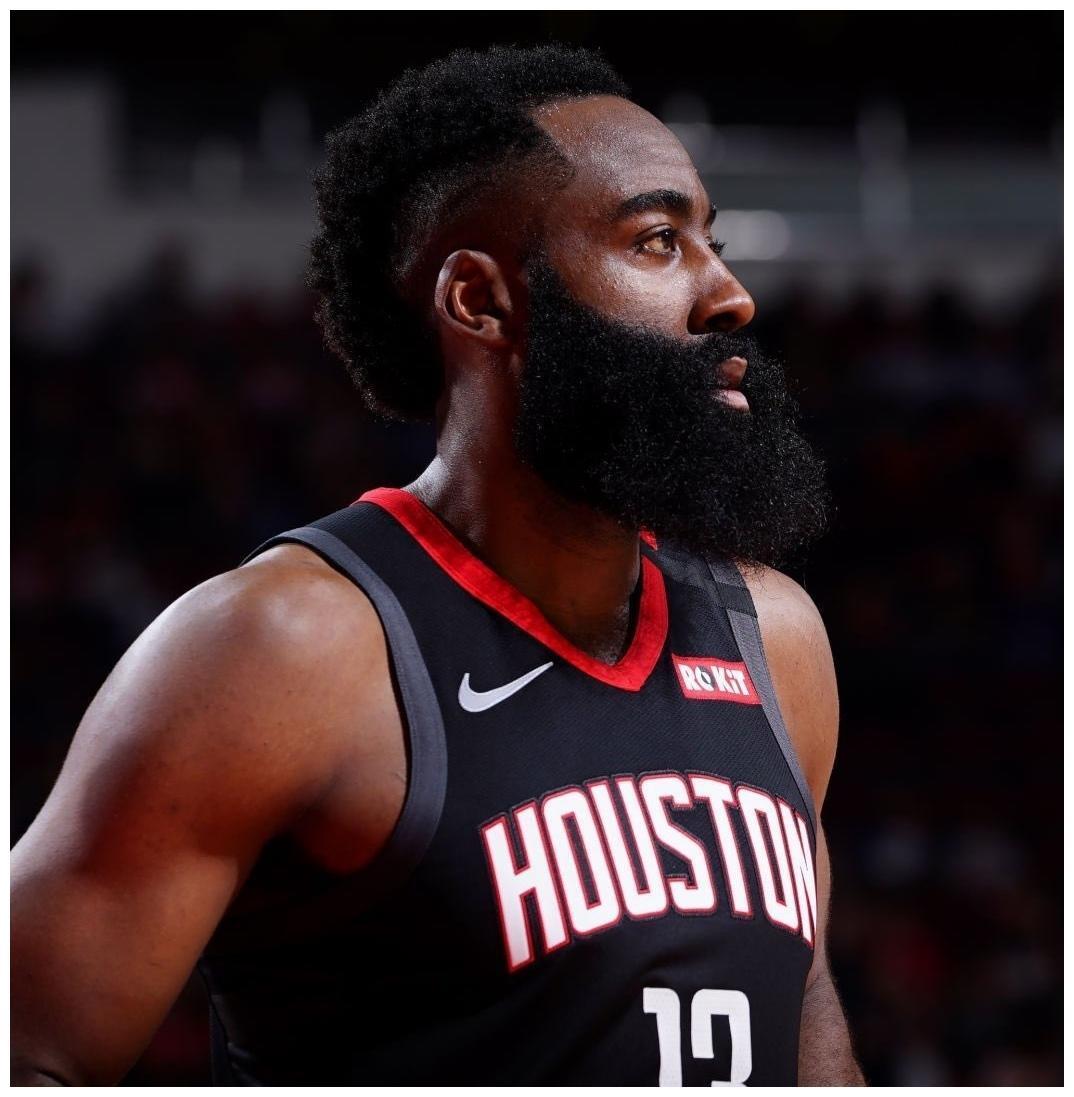 爱游戏体育- 哈登在中国前呼后拥万人追捧